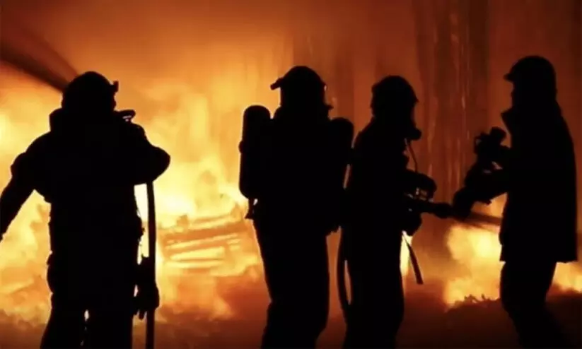 അബൂദബിയില് വില്ലയ്ക്ക് തീപ്പിടിച്ച് ആറ് മരണം; രണ്ടുപേരുടെ നില ഗുരുതരം അബൂദബിയില് വില്ലയ്ക്ക് തീപ്പിടിച്ച് ആറ് മരണം; രണ്ടുപേരുടെ നില ഗുരുതരം