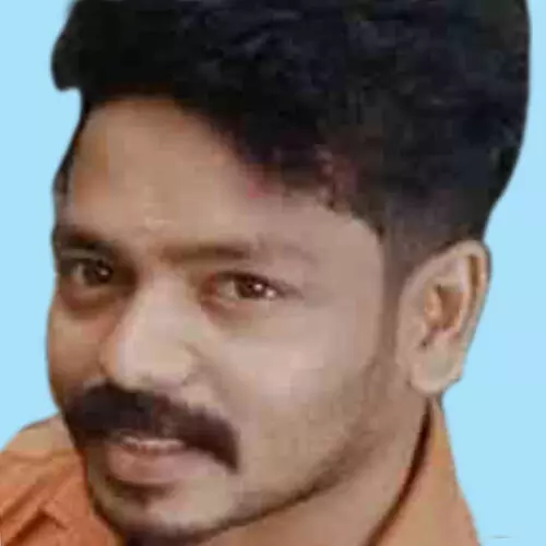 യു​വാ​വ് പു​ഴ​യി​ൽ മു​ങ്ങി മ​രി​ച്ചു