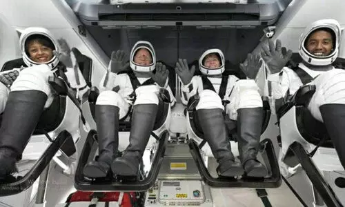 സൗദിക്ക് അഭിമാന നിമിഷം; റയാന അൽ ബർനാവിയും അലി അൽ ഖർനിയും ബഹിരകാശത്തേക്ക് പുറപ്പെട്ടു