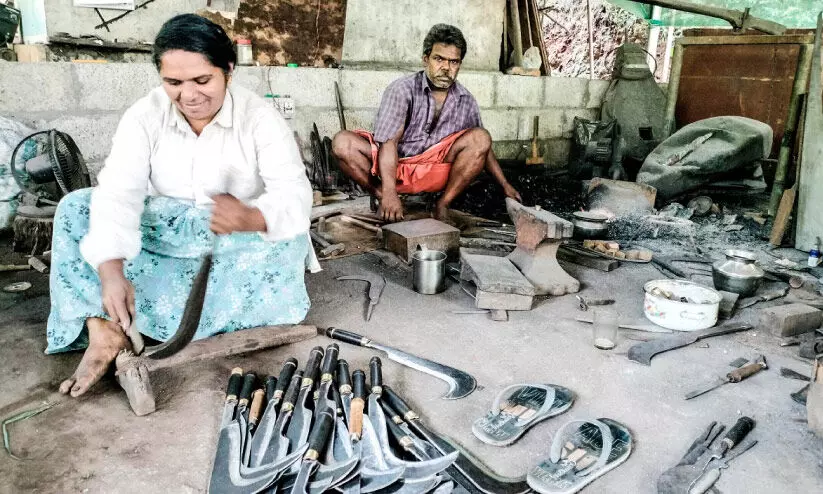 ഇത്​ ഷീനയുടെ ഇരുമ്പുറപ്പുള്ള ജീവിതകഥ