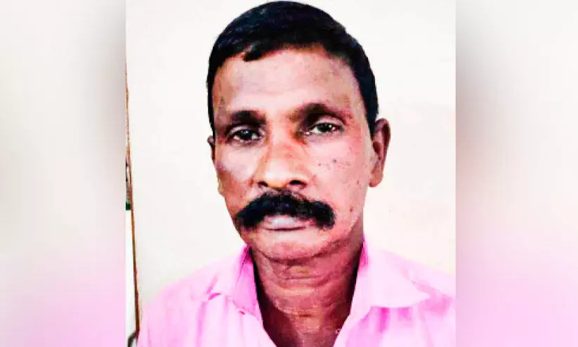 മോട്ടോർ സൈക്കിൾ ഷോറൂമിൽ മോഷണം; സുരക്ഷ ജീവനക്കാരൻ അറസ്റ്റിൽ മോട്ടോർ സൈക്കിൾ ഷോറൂമിൽ മോഷണം; സുരക്ഷ ജീവനക്കാരൻ അറസ്റ്റിൽ