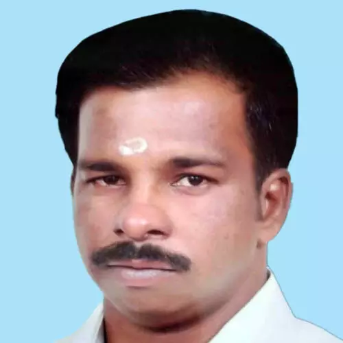 മ​ത്സ്യ​ത്തൊ​ഴി​ലാ​ളി വ​ള്ള​ത്തി​ൽ​നി​ന്ന് കാ​യ​ലി​ൽ വീ​ണ് മ​രി​ച്ചു