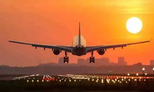 അവധിക്കാലം വരുന്നു; പിടിവിട്ട് വിമാന നിരക്ക്