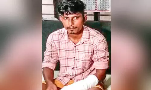 സ്കൂട്ടറിൽ കാറിടിച്ചശേഷം കടന്നുകളഞ്ഞു; പൊലീസ് ഇൻസ്പെക്ടർക്കെതിരെ കേസ്