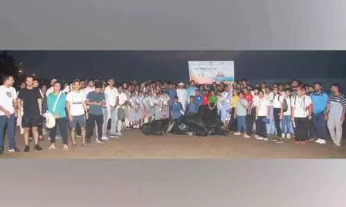 ഇ​ന്ത്യ​ൻ എം​ബ​സി​ ഷാ​തി അ​ൽ ഖു​റം ബീ​ച്ച്  ​ ശു​ചീ​ക​രി​ച്ചു