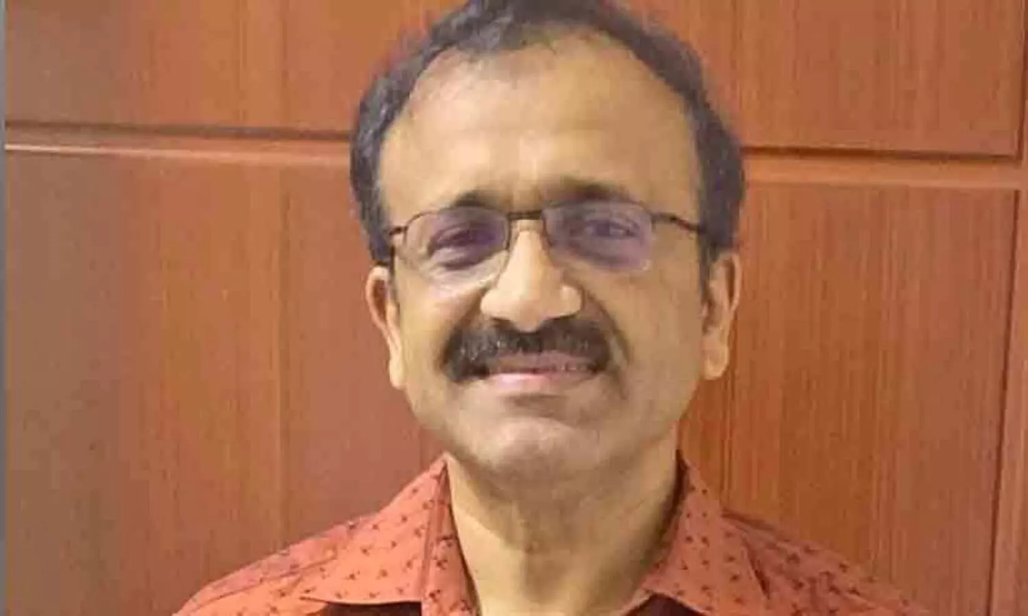 മൂന്നുപതിറ്റാണ്ട് പ്രവാസത്തിന്​ വിരാമം;  സുഹാറുകാരുടെ വിൻസന്റ് സന്തോഷ്‌ നാടണയുന്നു