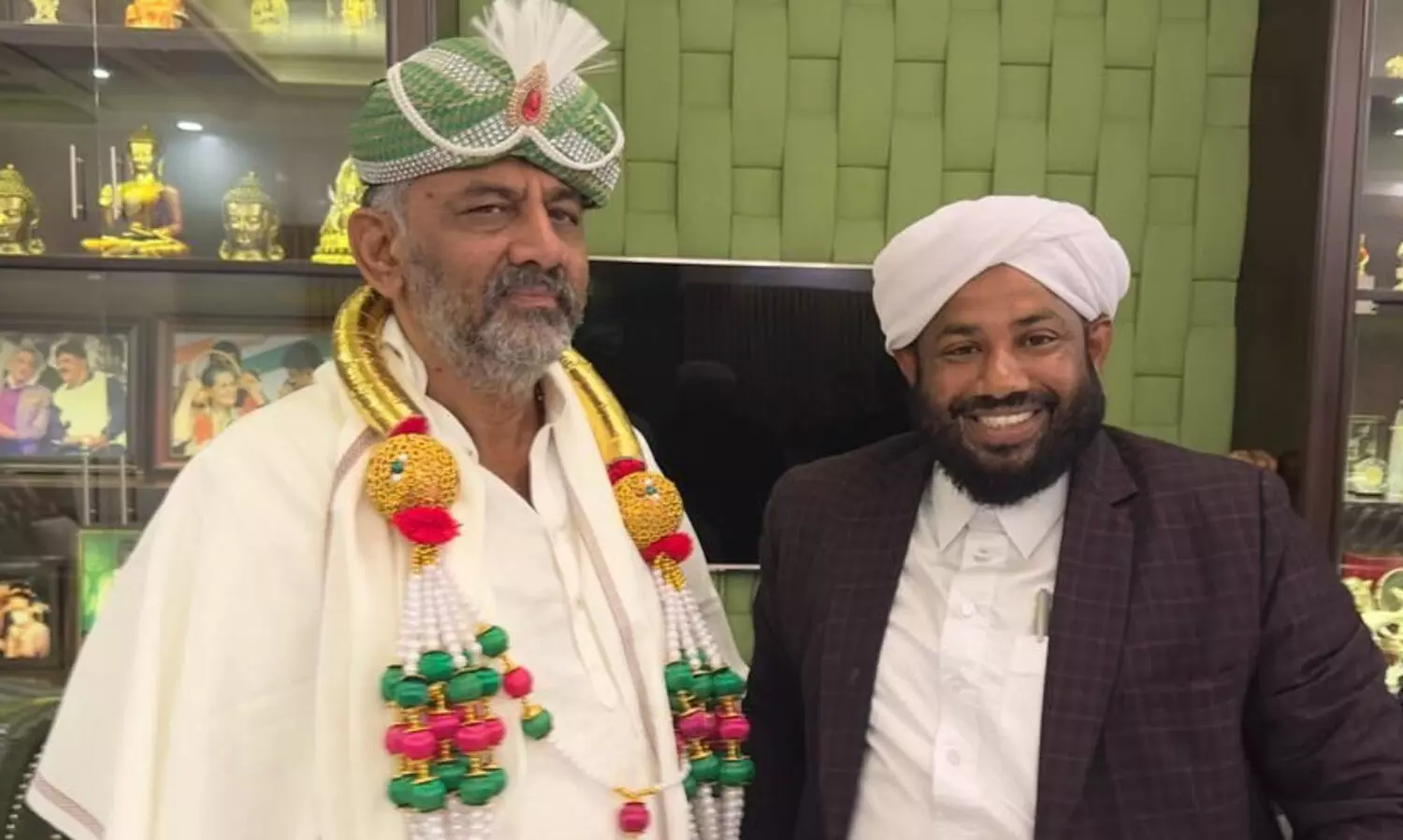 Muhammed Shafi Saadi with DK Sivakumar