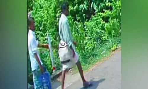 വീടുകള് കേന്ദ്രീകരിച്ച് കവര്ച്ച: സി.സി.ടി.വി ദൃശ്യങ്ങള് പുറത്ത് വീടുകള് കേന്ദ്രീകരിച്ച് കവര്ച്ച: സി.സി.ടി.വി ദൃശ്യങ്ങള് പുറത്ത്