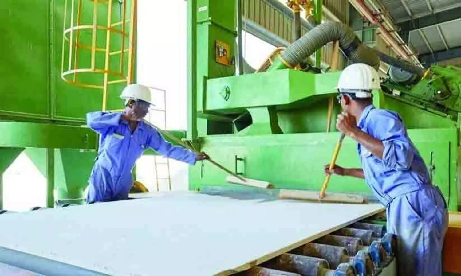 ​പ്ര​വാ​സി തൊ​ഴി​ലാ​ളി​ക​ളു​ടെ എ​ണ്ണ​ത്തി​ൽ വ​ർ​ധ​ന​വ്​