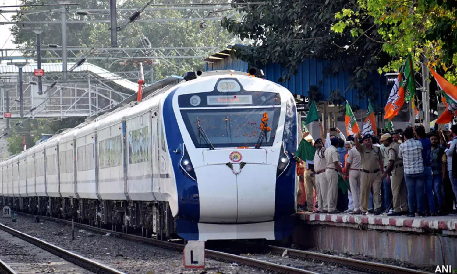 അടുത്തവർഷം മുതൽ മൂന്ന് തരം വന്ദേ ഭാരത് ട്രെയിനുകൾ പുറത്തിറക്കും -മന്ത്രി