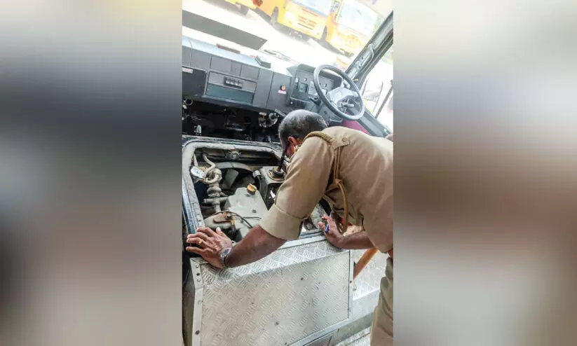 സ്കൂൾ വാഹന ഫിറ്റ്നസ് പരിശോധന സ്കൂൾ വാഹന ഫിറ്റ്നസ് പരിശോധന