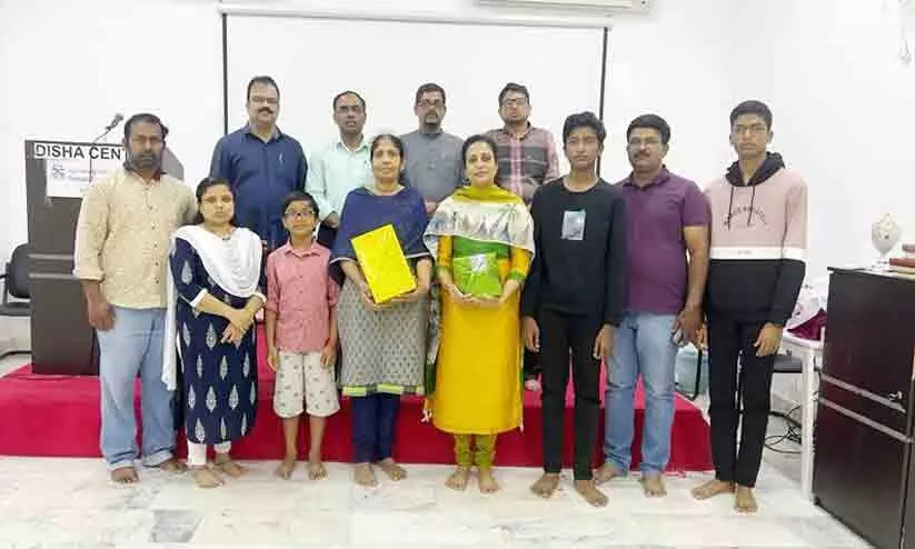 ക്വി​സ് മ​ത്സ​ര വി​ജ​യി​ക​ൾ​ക്ക് സ​മ്മാ​ന വി​ത​ര​ണം