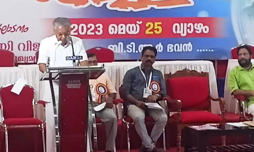 Pinarayi vijayan, knef conference