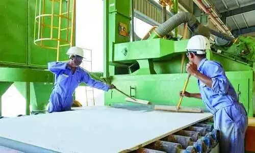 ​പ്ര​വാ​സി തൊ​ഴി​ലാ​ളി​ക​ളു​ടെ എ​ണ്ണ​ത്തി​ൽ വ​ർ​ധ​ന​വ്​