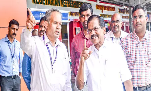 വികസന കുതിപ്പ് കോട്ടയം റെയിൽവേ സ്റ്റേഷനിൽ രണ്ടാം കവാടം ആഗസ്റ്റിൽ വികസന കുതിപ്പ് കോട്ടയം റെയിൽവേ സ്റ്റേഷനിൽ രണ്ടാം കവാടം ആഗസ്റ്റിൽ