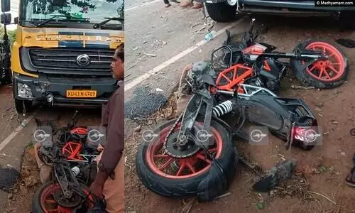 കോട്ടയത്ത് ബൈക്കും ലോറിയും കൂട്ടിയിടിച്ച് മൂന്ന് യുവാക്കൾ മരിച്ചു