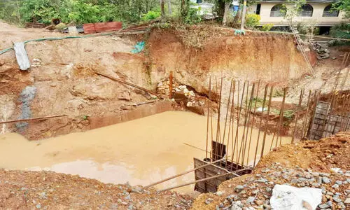 പൂ​വാ​ട​ൻ ഗേ​റ്റ് റെ​യി​ൽ​വേ അ​ടി​പാ​ത: ഇ​ഴ​യു​ന്ന പ്ര​വൃ​ത്തി, ദു​രി​ത​ത്തി​ന​റു​തി​യി​ല്ല