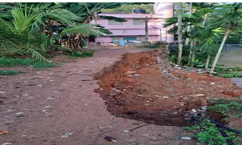 തോട്ടക്കാട്പാലം-പറങ്കിമാംവിള -പുത്തൻകോട് റോഡ് തകർന്നു