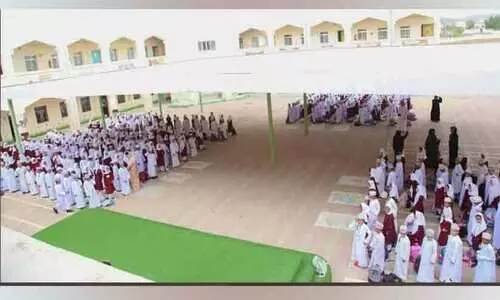 കു​ട്ടി​ക​ളെ സ്കൂ​ളി​ൽ ചേ​ർ​ക്കാ​ത്ത ര​ക്ഷി​താ​ക്ക​ൾ​ക്ക് പി​ഴ​യും ത​ട​വും