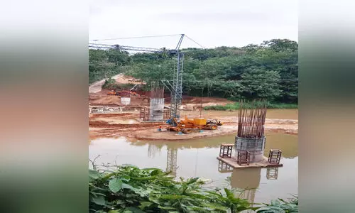 കൊച്ചിക്കടവ് പാലം നിർമാണം പുരോഗമിക്കുന്നു