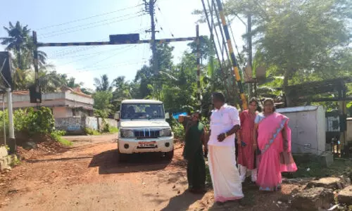 ജനകീയസമരം ഫലം കണ്ടു മൈനാഗപ്പള്ളി റെയിൽവേ ഗേറ്റ് തുറന്നു