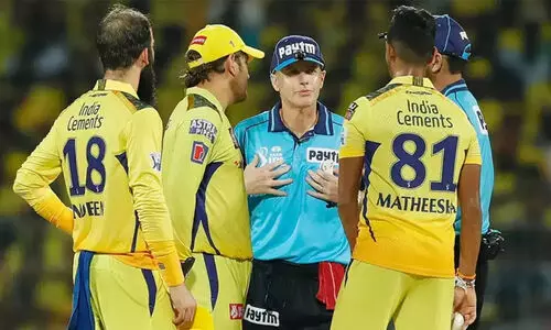 ‘ചില താരങ്ങൾ നിയമത്തേക്കാളും മുകളിലായിരിക്കാം’; ധോണിക്കെതിരെ ആഞ്ഞടിച്ച് മുൻ അംപയർ ഹാർപ്പർ