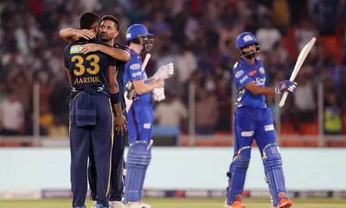 ഗില്ലിന് സെഞ്ച്വറി, മോഹിതിന് അഞ്ച് വിക്കറ്റ്; മുംബൈയെ തകർത്തെറിഞ്ഞ് ഗുജറാത്ത് ഫൈനലിൽ