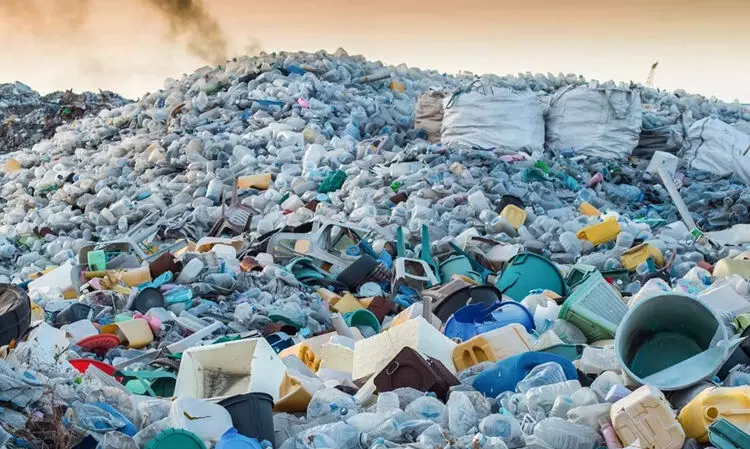 മാ​ലി​ന്യം