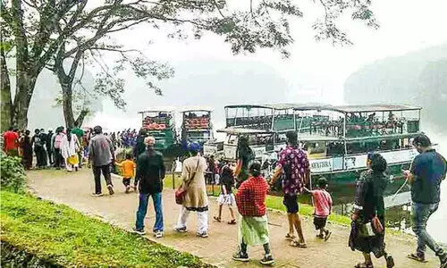 തേക്കടിക്കിത്​ തിരക്കി​ന്‍റെ ദിനങ്ങൾ...