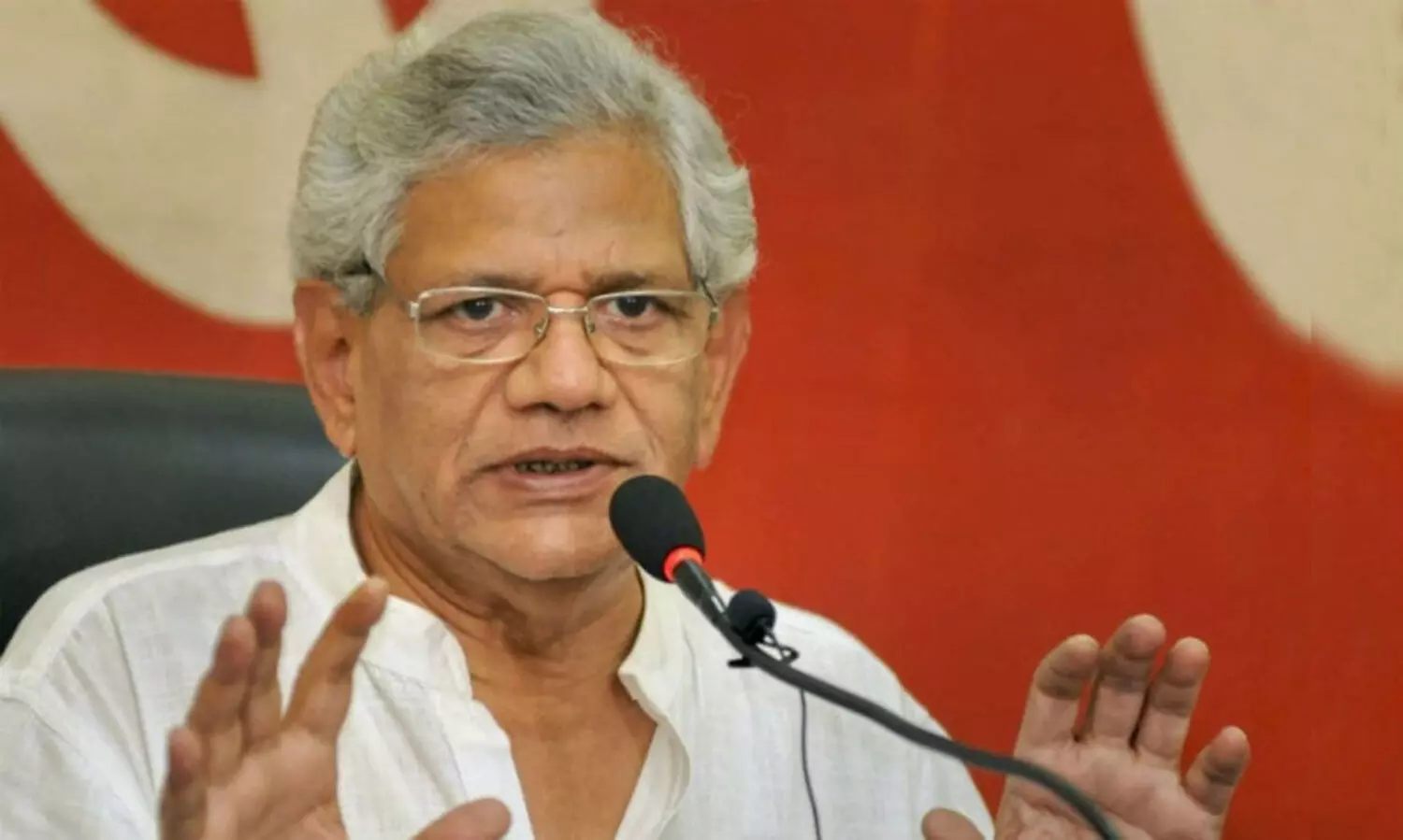 മുഖ്യമന്ത്രിയെ കേന്ദ്ര ഏജൻസികൾ ചോദ്യംചെയ്യാത്തതെന്തെന്ന യു.ഡി.എഫ് ചോദ്യം ഞെട്ടിക്കുന്നത് -യെച്ചൂരി