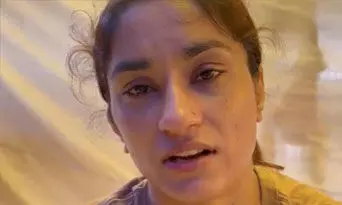 ഇന്ത്യയുടെ പെൺമക്കളെ ക്രിമിനലുകളെ പോലെ കൈകാര്യം ചെയ്യുന്നുവെന്ന് വിനേഷ് ഫോഗട്ട്