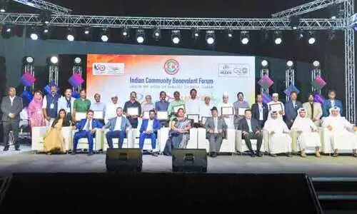 ഉത്സവച്ഛായയിൽ ​‘രംഗ് തരംഗ്’