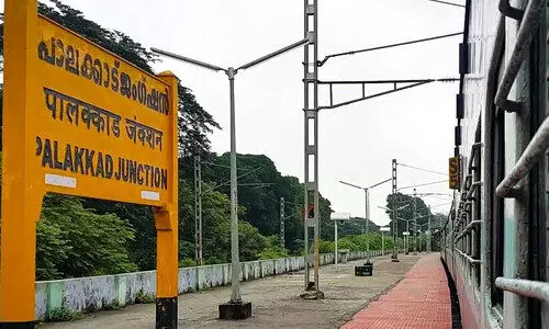 ട്രെ​യി​നി​ൽ ക​ട​ത്തി​യ 17 ല​ക്ഷ​ത്തി​ന്റെ കു​ഴ​ൽ​പ​ണം പി​ടി​കൂ​ടി