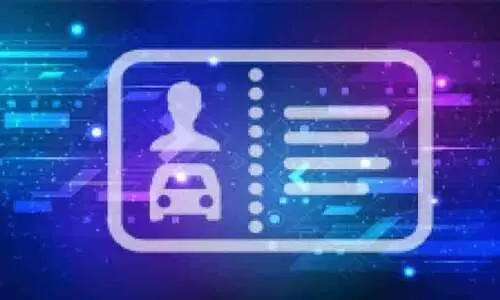 ഡ്രൈ​വി​ങ്​ ലൈ​സ​ൻ​സ്​ ഇ​നി ഡി​ജി​റ്റ​ലാ​യും സൂ​ക്ഷി​ക്കാം... പു​തി​യ സം​വി​ധാ​നം പ​രി​ച​യ​പ്പെ​ടു​ത്തി ആ​ർ.​ടി.​എ