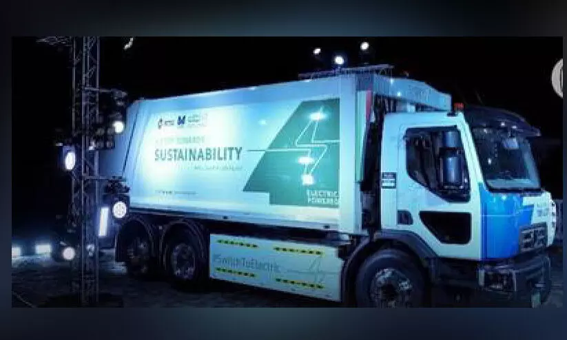 ആദ്യ ഇലക്ട്രിക് മാലിന്യ ശേഖരണ ലോറിയുമായി അബൂദബി