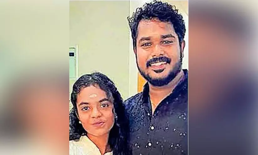 വളർത്തുനായയെ കുളിപ്പിക്കുന്നതിനിടെ ഡോക്ടറും സഹോദരിയും കുളത്തിൽ മുങ്ങിമരിച്ചു