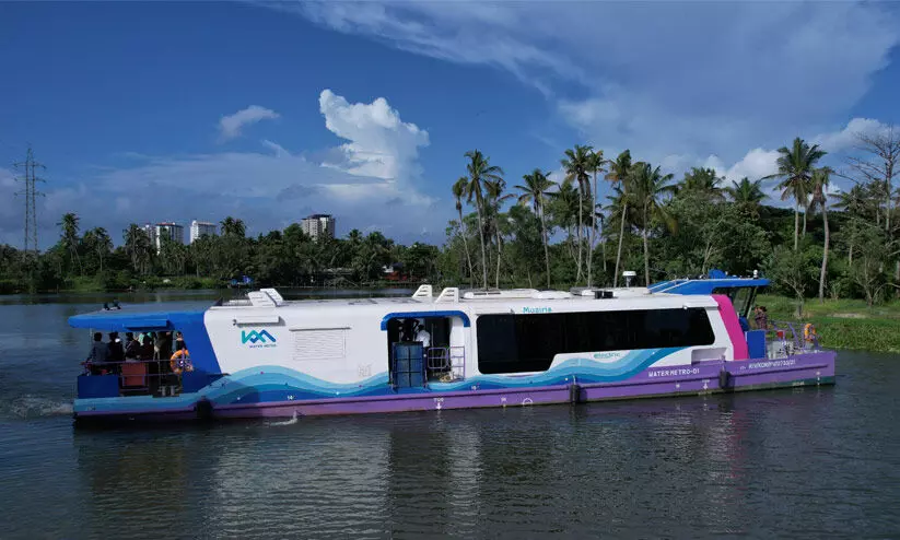 അവധി ദിനങ്ങളിൽ സൂപ്പർഹിറ്റായി കൊച്ചി വാട്ടർ മെട്രോ