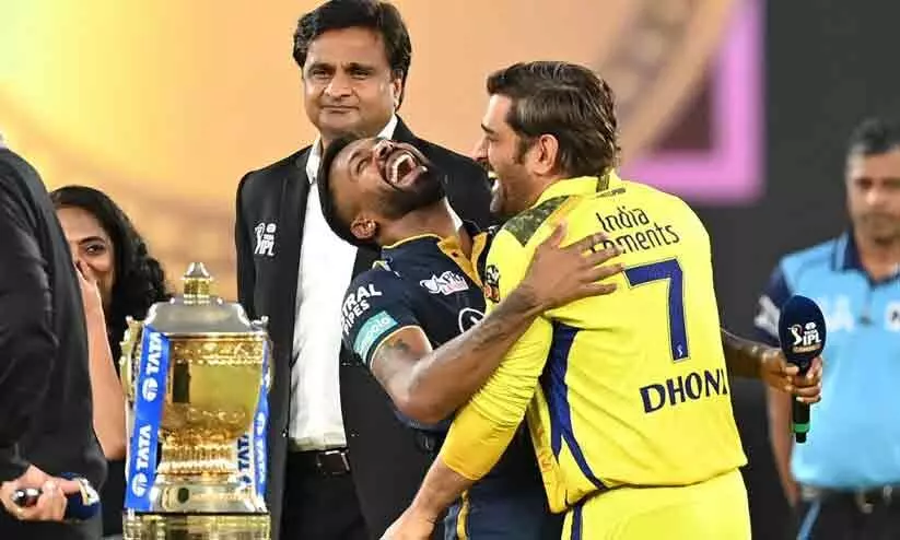 ഐ.പി.എൽ ഫൈനൽ: ടോസ് നേടിയ ചെന്നൈ ഫീൽഡിംഗ് തിരഞ്ഞെടുത്തു ഐ.പി.എൽ ഫൈനൽ: ടോസ് നേടിയ ചെന്നൈ ഫീൽഡിംഗ് തിരഞ്ഞെടുത്തു