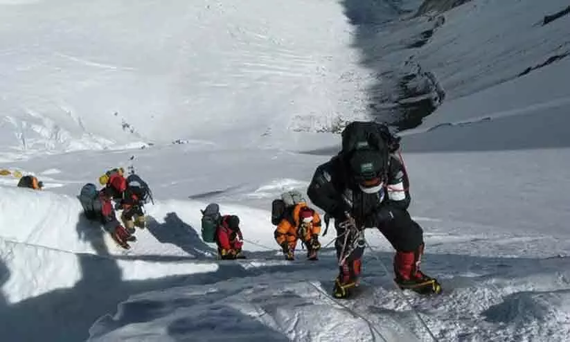 എ​വ​റ​സ്റ്റ് കീ​ഴ​ട​ക്കി​യ​തി​​ന്റെ 70ാം വാ​ർ​ഷി​കം ആ​ഘോ​ഷി​ച്ചു