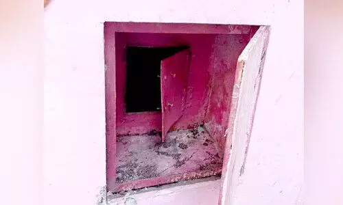 അങ്ങാടി ടൗൺ ജുമാമസ്ജിദിന്‍റെ കാണിക്കവഞ്ചി കുത്തിത്തുറന്ന് മോഷണം