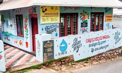 പാഠം ഒന്ന്; ജലം അമൂല്യമാണ്... കാക്കൊമ്പ് അംഗൻവാടി നിറയെ കുടിവെള്ളത്തിന്‍റെ മഹത്ത്വം വിവരിക്കുന്ന ചിത്രങ്ങൾ