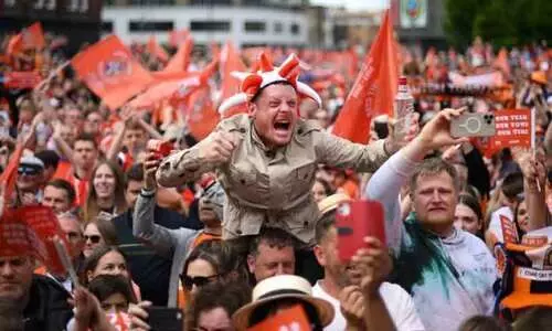 38 റൗ​ണ്ടു​ക​ൾ നീ​ണ്ട ഇം​ഗ്ലീ​ഷ് പ്രീ​മി​യ​ർ ലീ​ഗ് പോ​രാ​ട്ട​ങ്ങ​ൾ​ക്ക് സ​മാ​പ​നം