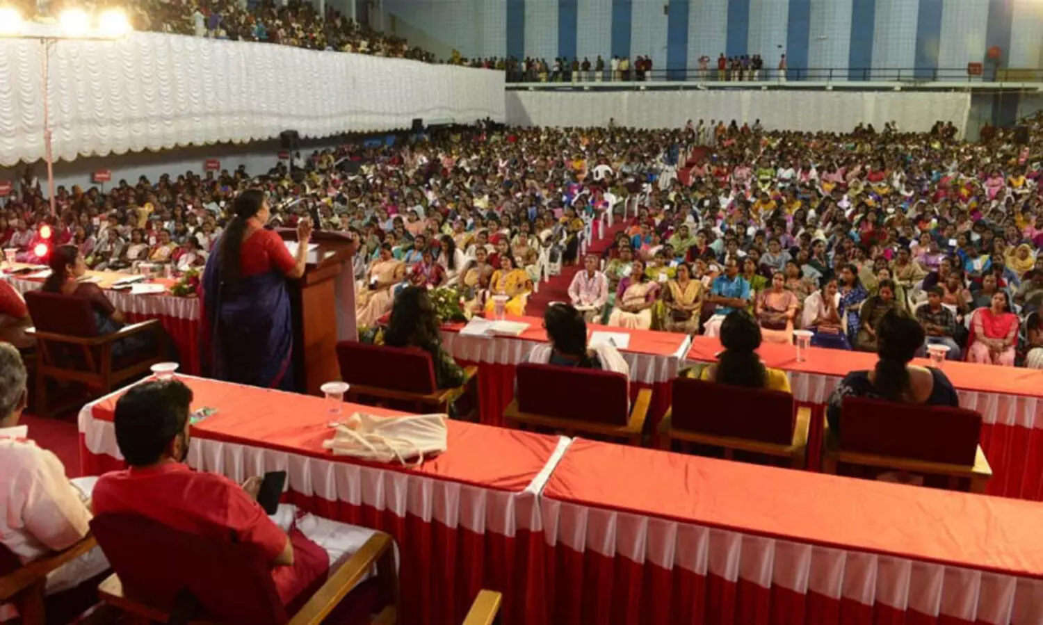 ഫാഷിസ്റ്റ് ആക്രമണങ്ങളെ ചെറുത്ത് തോൽപ്പിക്കാൻ സ്ത്രീകൾ കരുത്താർജിക്കണമെന്ന് പി.കെ ശ്രീമതി