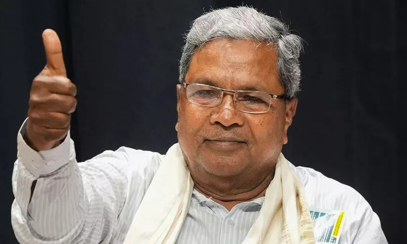 കർണാടക: മന്ത്രിസഭ വകുപ്പുകളിൽ മാറ്റം, സിദ്ധരാമയ്യക്ക് ഐ.ടി-ബി.ടി വകുപ്പുകൂടി കർണാടക: മന്ത്രിസഭ വകുപ്പുകളിൽ മാറ്റം, സിദ്ധരാമയ്യക്ക് ഐ.ടി-ബി.ടി വകുപ്പുകൂടി