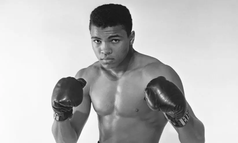 ഒളിമ്പിക് മെഡൽ ഒഹായോ നദിയിലെറിഞ്ഞ മുഹമ്മദ് അലിയെ ഓർമിപ്പിച്ച് ഗംഗാതീരം ഒളിമ്പിക് മെഡൽ ഒഹായോ നദിയിലെറിഞ്ഞ മുഹമ്മദ് അലിയെ ഓർമിപ്പിച്ച് ഗംഗാതീരം