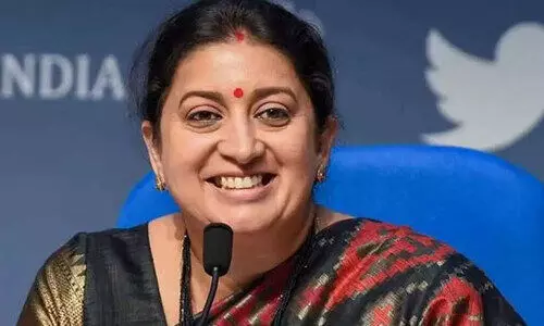 വനിത ഹജ്ജ് വിമാനം ഫ്ലാഗ് ഓഫിന് സ്മൃതി ഇറാനിയെത്തും വനിത ഹജ്ജ് വിമാനം ഫ്ലാഗ് ഓഫിന് സ്മൃതി ഇറാനിയെത്തും