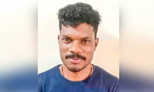 കക്കൂസ് മാലിന്യം തള്ളിയ ലോറിയും ഡ്രൈവറും അറസ്റ്റിൽ