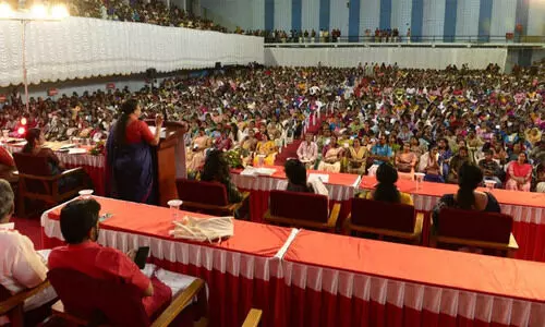 ഫാഷിസ്റ്റ് ആക്രമണങ്ങളെ ചെറുത്ത് തോൽപ്പിക്കാൻ സ്ത്രീകൾ കരുത്താർജിക്കണമെന്ന് പി.കെ ശ്രീമതി