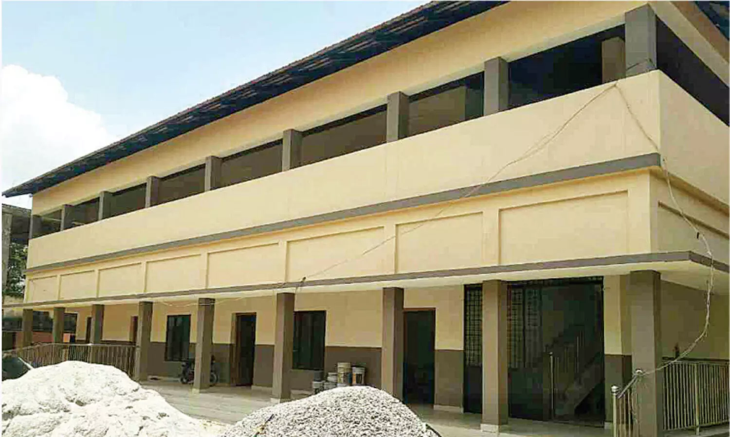 സ്കൂൾ കെട്ടിടം പൂർത്തിയായില്ല; വിദ്യാർഥികൾ ആശങ്കയിൽ