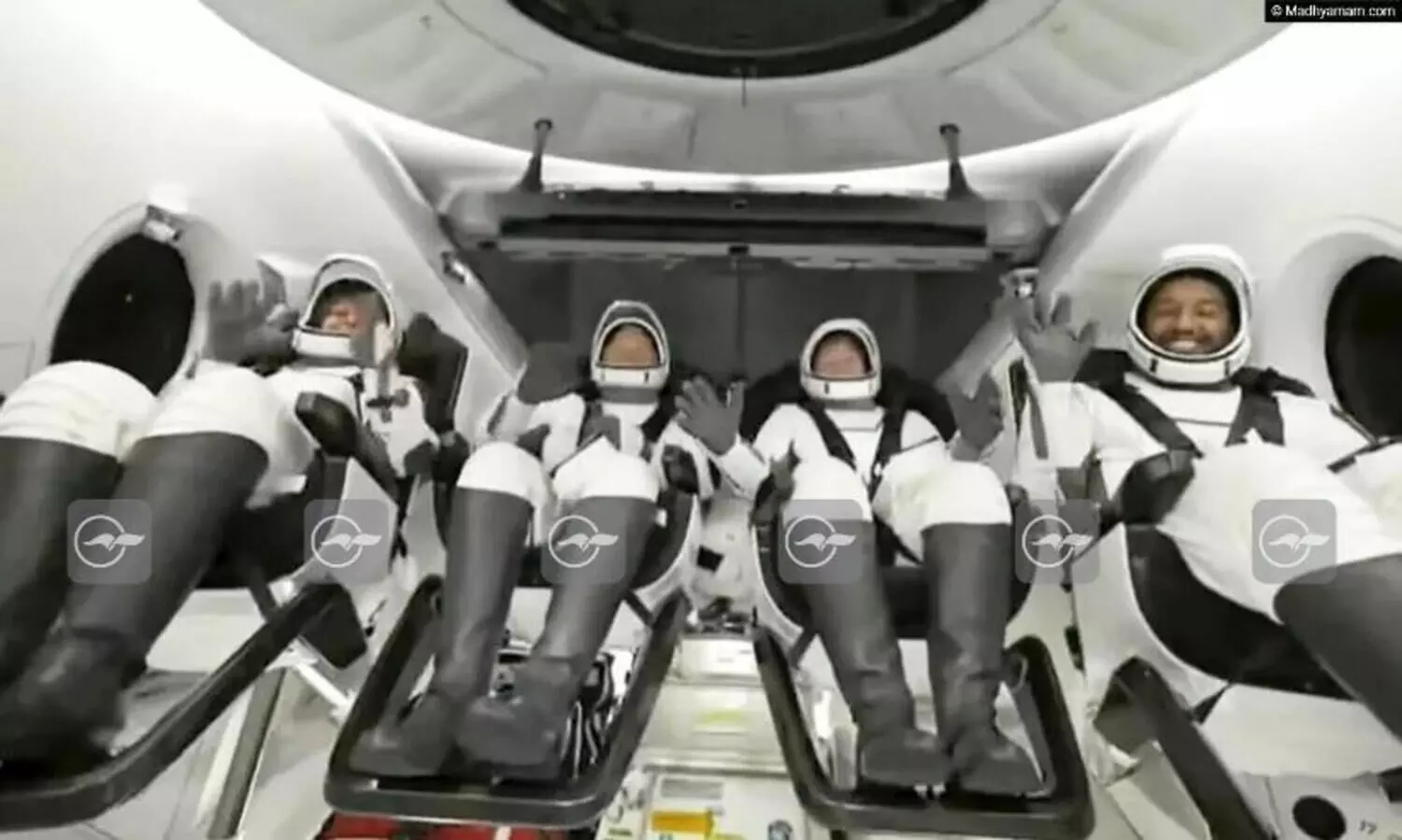 ദൗത്യം വിജയകരം; സൗദി ബഹിരാകാശ സഞ്ചാരികളായ റയാനയും അലി അൽഖർനിയും തിരിച്ചെത്തി